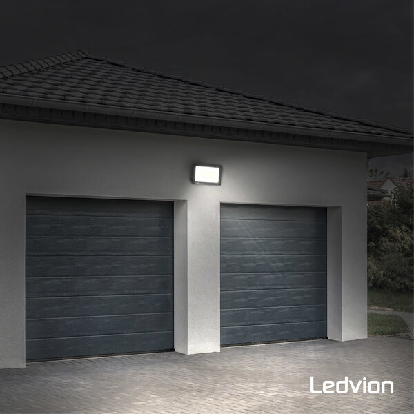 Ledvion Proiettore LED 150W - Osram - IP65 - 120lm/W - Colore Bianco Naturale - 5 Anni di Garanzia
