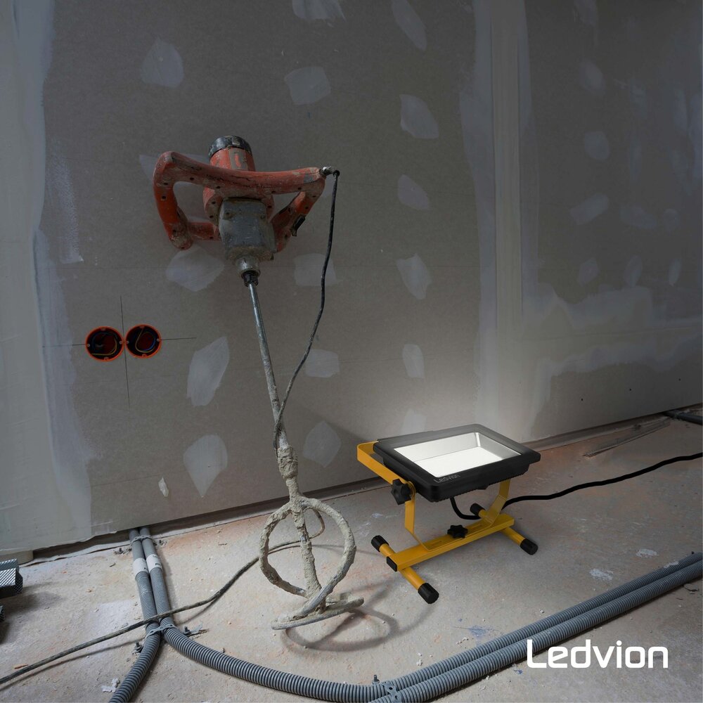 Ledvion Lampada da Lavoro LED 50W - Osram - IP65 - 120lm/W - Colore Bianco - 5 Anni di Garanzia