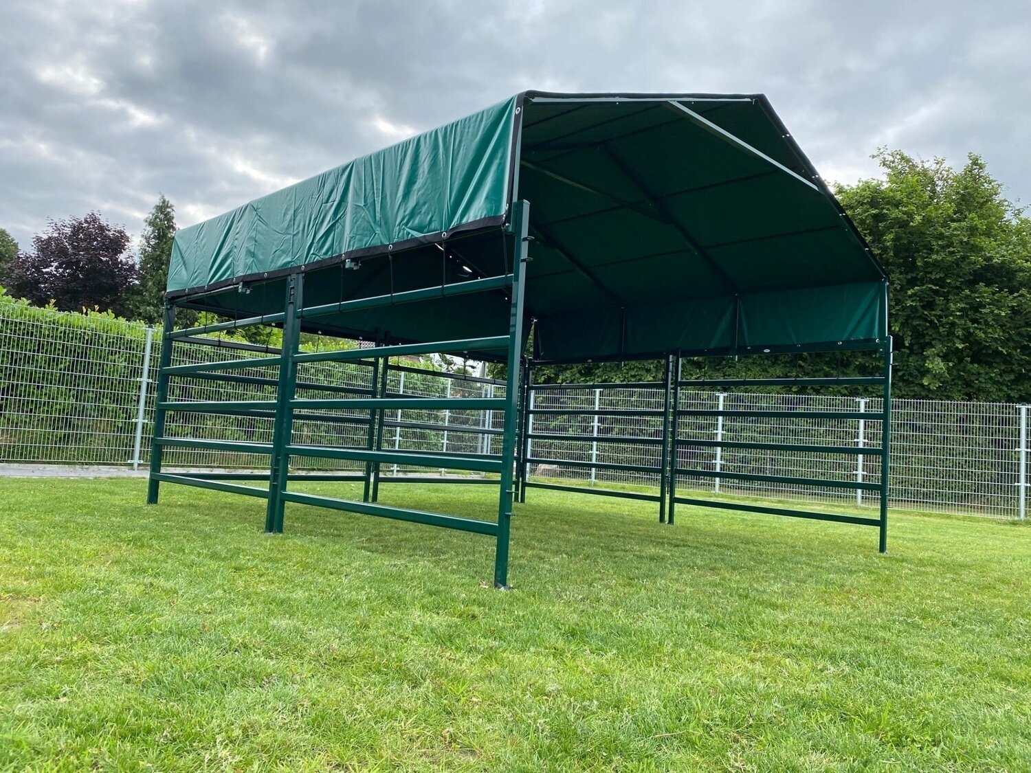 Animal Fences Mobiele schuilstal 425x425x280 cm - incl. dakzeil