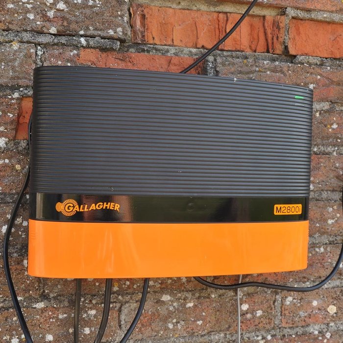 Gallagher i Series M2800i Schrikdraadapparaat Lichtnet (230V) inclusief Accessoires