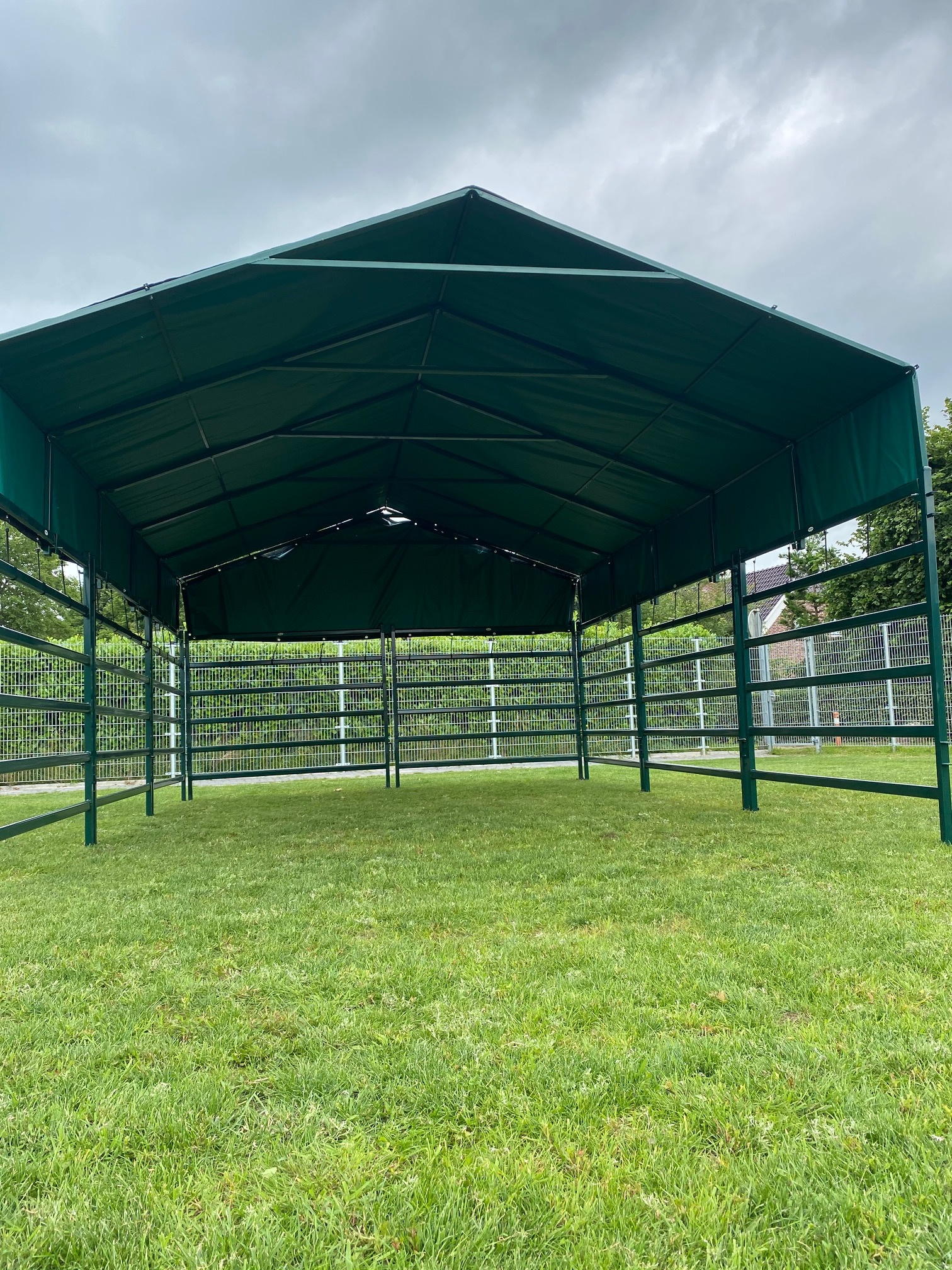 Animal Fences Mobiele schuilstal 180XL 645x425x300 cm - incl. dak- en nokzeil