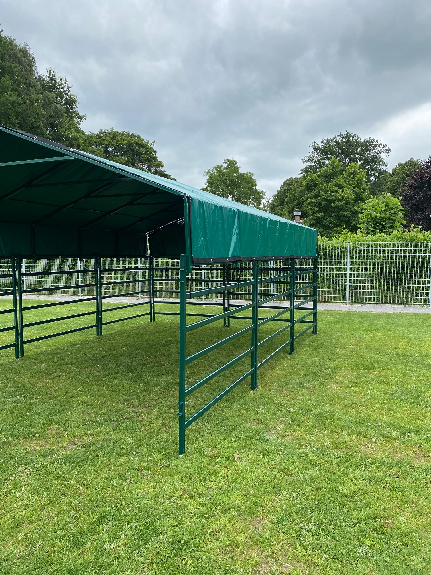 Animal Fences Mobiele schuilstal 180XL 645x425x300 cm - incl. dak- en nokzeil