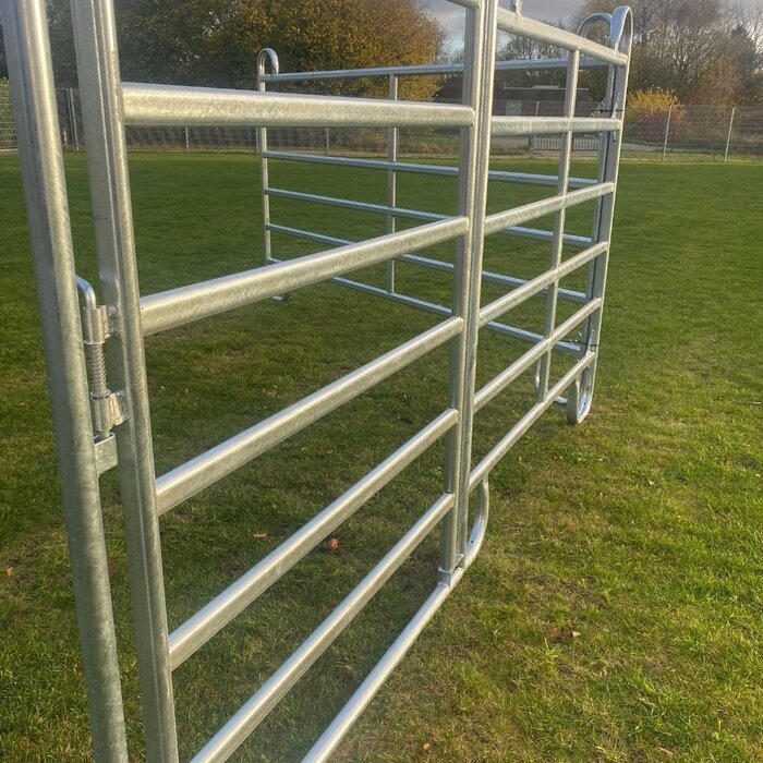 Animal Fences Mobiele stal 3.00 x 3.00 meter met toegangspoort