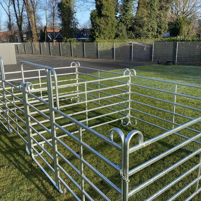 Animal Fences Dubbele mobiele stal 6.00 x 3.00 meter met 2 toegangspoorten