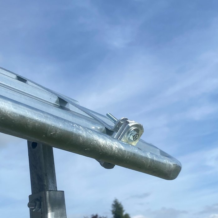 Animal Fences Grote en zeer robuuste hooiruif met zweeds voerhek 14 voerplaatsen 250*200 cm.