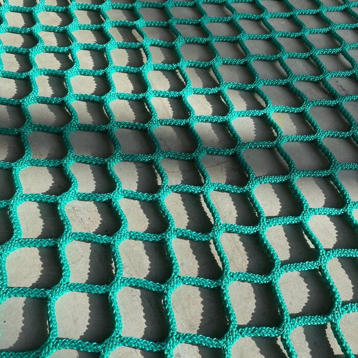 Animal Fences Slowfeeder L 280*280 cm met maaswijdte 40*40 mm.