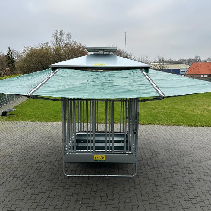 Patura Klimaatruif met zweeds voerhek en groot klimatiseringsdak van 36m2.