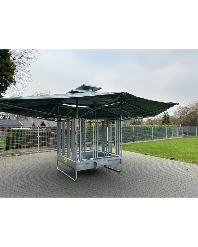 Patura Klimaatruif palissade voerhek en groot klimatiseringsdak van 36m2.