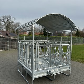 Animal Fences Grote en zeer robuuste hooiruif met zelfsluitend voerhek 12 voerplaatsen 200*200 cm.