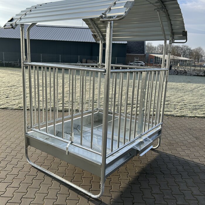 Animal Fences Grote vierkante hooiruif met dak ideaal voor ronde balen