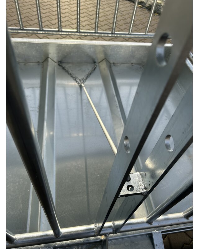 Animal Fences Grote vierkante hooiruif met dak ideaal voor ronde balen