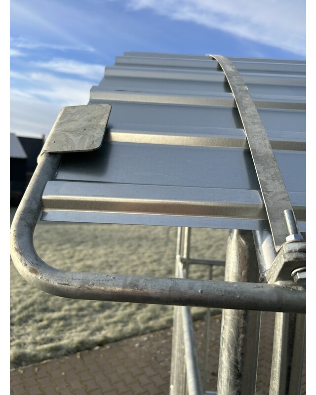 Animal Fences Grote vierkante hooiruif met dak ideaal voor ronde balen