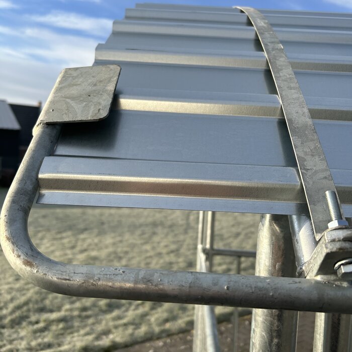 Animal Fences Grote vierkante hooiruif met dak ideaal voor ronde balen
