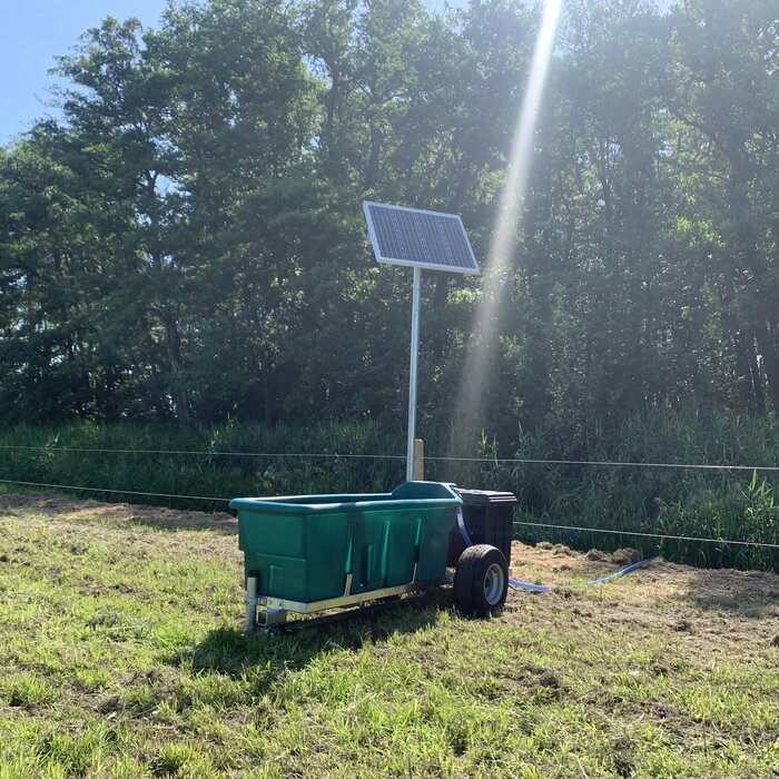 Suevia Solar weidedrinkbak 200 ltr. oppervlakte water op wagendissel