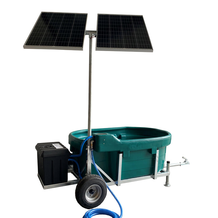 Suevia Solar weidedrinkbak 1000 ltr. bronpomp en wagen met trekdissel