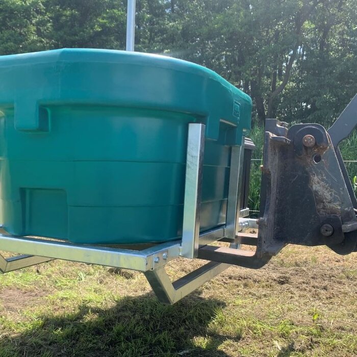 Suevia Slede met weidedrinkbak 200 ltr MWT200