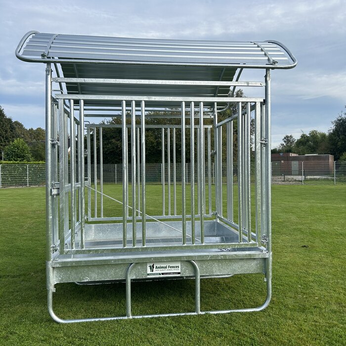 Animal Fences Grote en zeer robuuste hooiruif met recht voerhek en 12 voerplaatsen