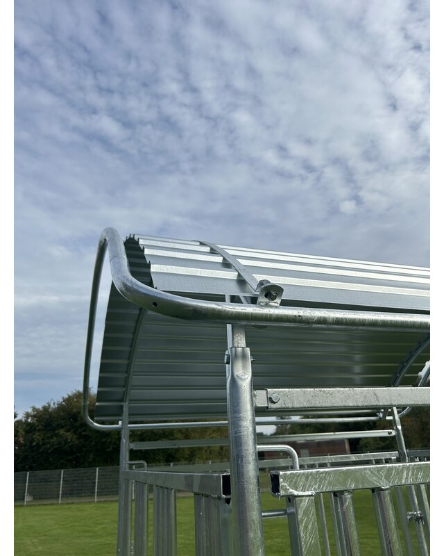 Animal Fences Grote en zeer robuuste hooiruif met recht voerhek en 12 voerplaatsen