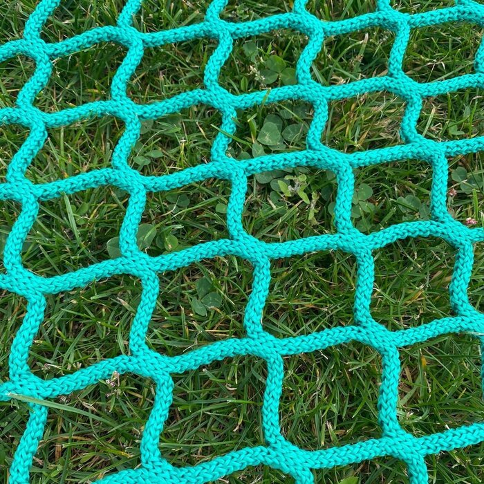 Animal Fences Slowfeeder L 280*280 cm met maaswijdte 40*40 mm.