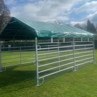Animal Fences Mobiele schuilstal 600x360 cm - incl. zeilen