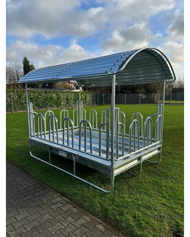 Animal Fences Zeer grote en robuuste hooiruif met zweeds voerhek 16 voerplaatsen 300*200 cm.