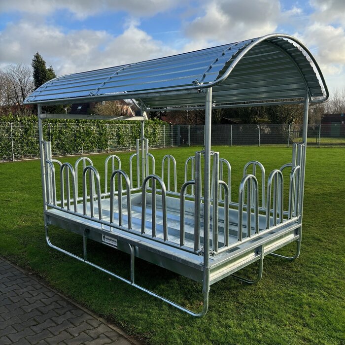 Animal Fences Zeer grote en robuuste hooiruif met zweeds voerhek 16 voerplaatsen 300*200 cm.