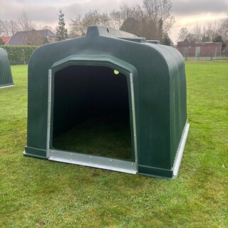 Animal Fences Kunststof schuilstal 240x225x190 cm.