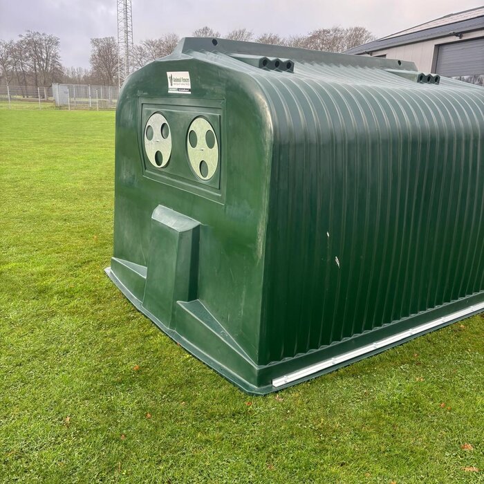 Animal Fences Kunststof schuilstal 300x240x200 cm.