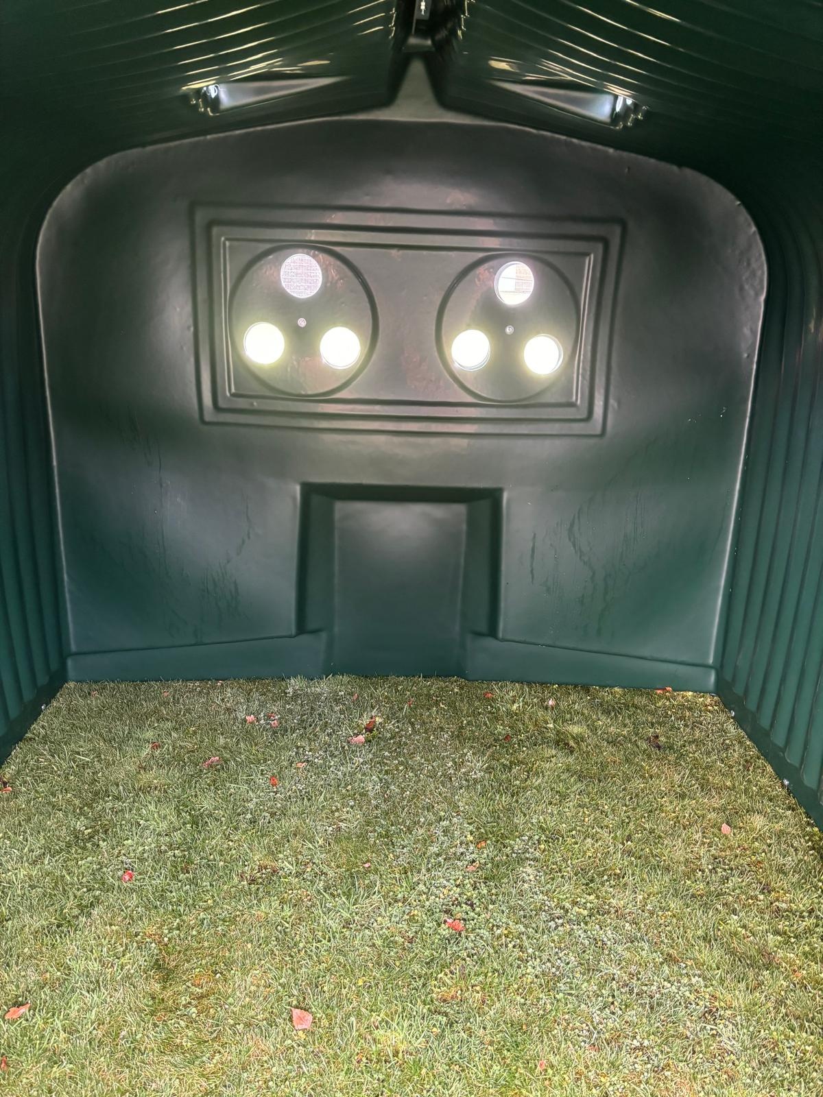 Animal Fences Kunststof schuilstal 300x240x200 cm.