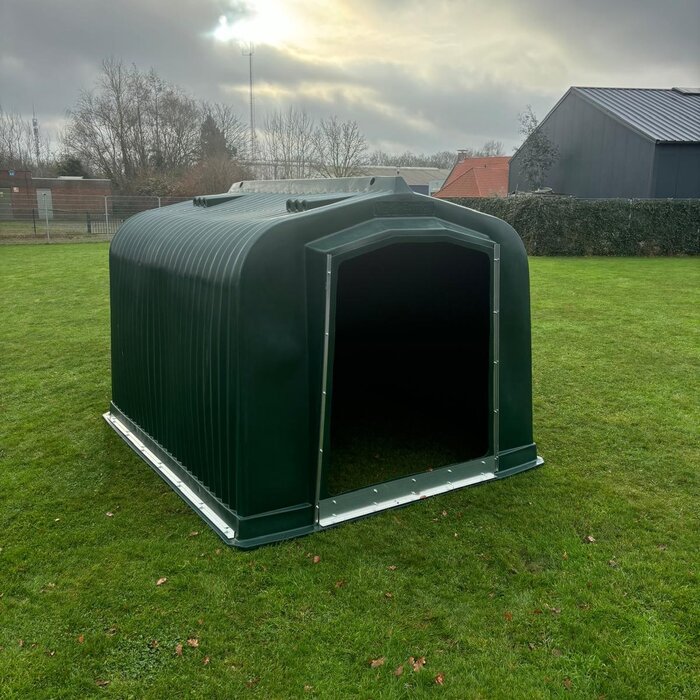 Animal Fences Kunststof schuilstal 300x240x200 cm.