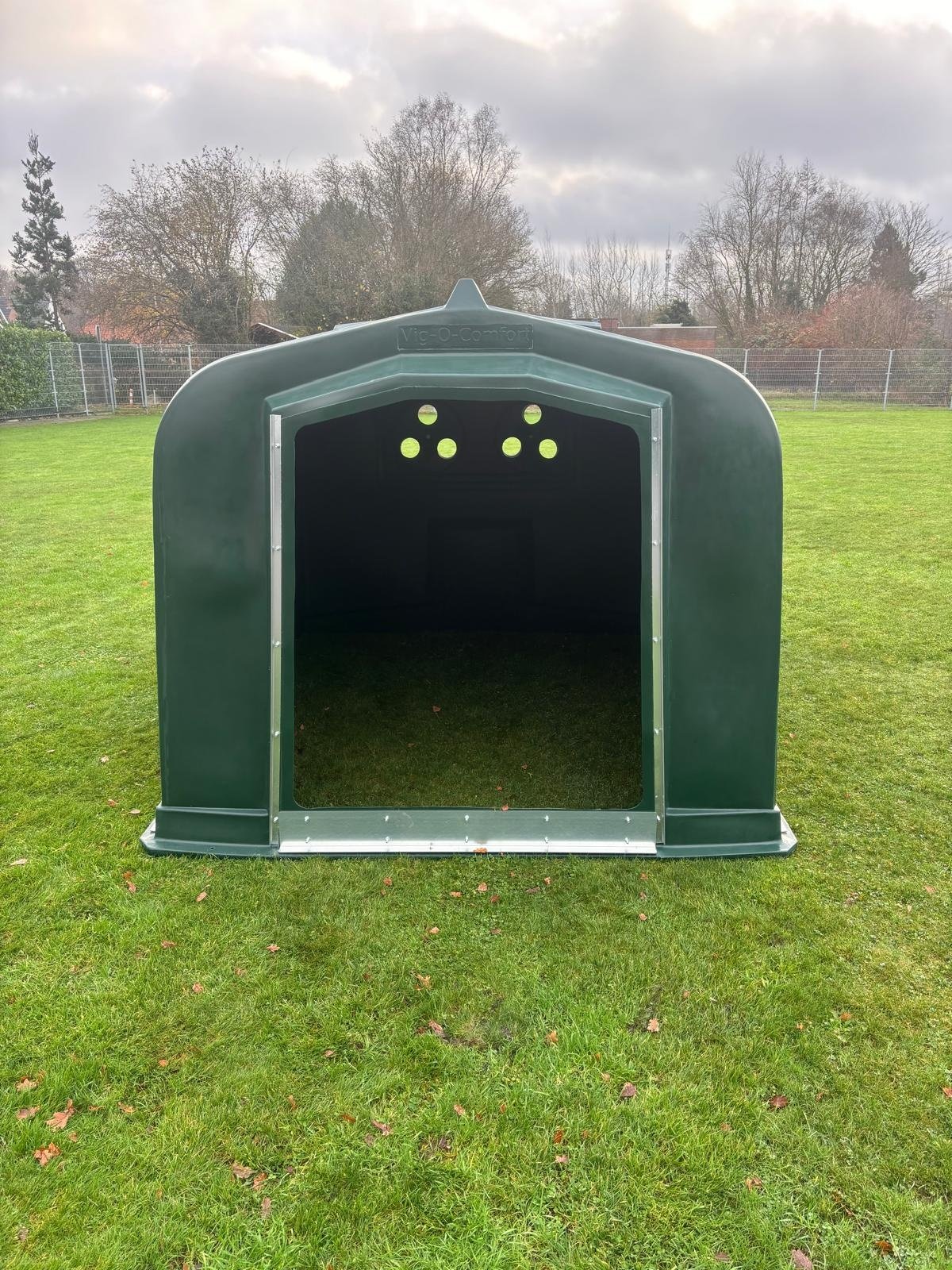 Animal Fences Kunststof schuilstal 300x240x200 cm.