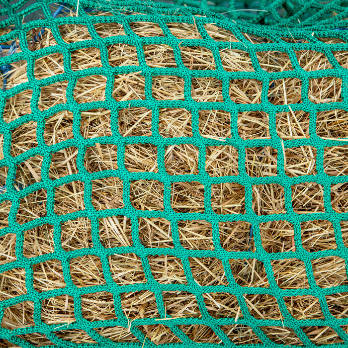 Patura Voerbesparend net  4,50 x 4,50 m Maaswijdte 10 cm incl. elastisch spanband en karabijnhaak