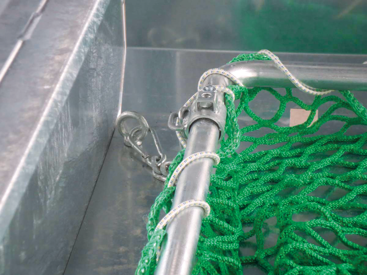 Patura Frame voor voerbesparend net voor grote balen ruif