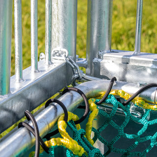 Patura Frame voor voerbesparend net voor vierkante ruif (met veiligheidspalissade voerhek), 8 voederplaatsen