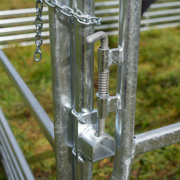 Patura Veiligheidspaneel voor paarden met schuifpoort 3,60 m, hoogte 2,50 m (1 middel steun)