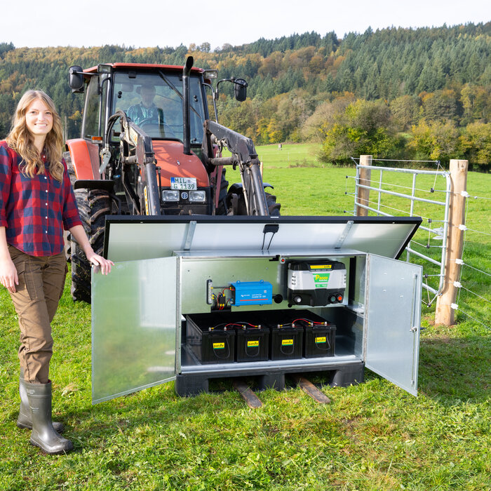 Patura P8000 with Safety Box XXL, Solar Panel 480 W + 4x super glass mat battery 200 Ah