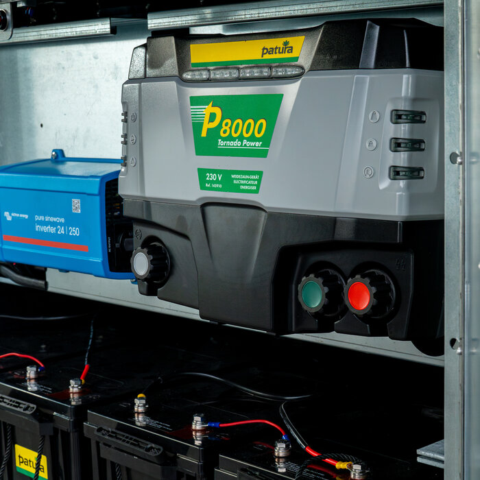 Patura P8000 with Safety Box XXL, Solar Panel 480 W + 4x super glass mat battery 200 Ah