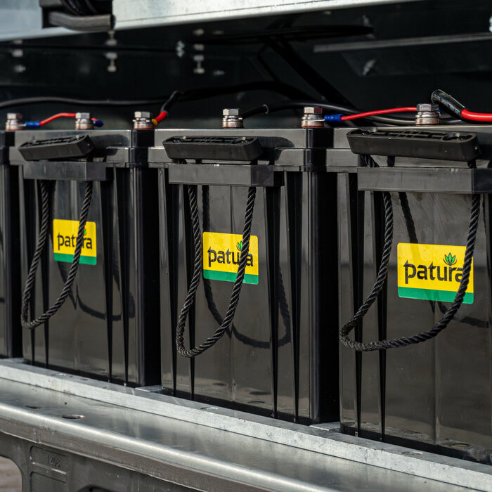 Patura P8000 with Safety Box XXL, Solar Panel 480 W + 4x super glass mat battery 200 Ah