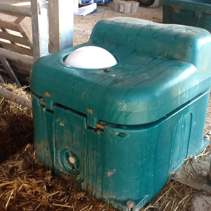 Patura Thermo - Quell Mod. 630, 1 Bal geisoleerde drinkbak 40 Ltr.