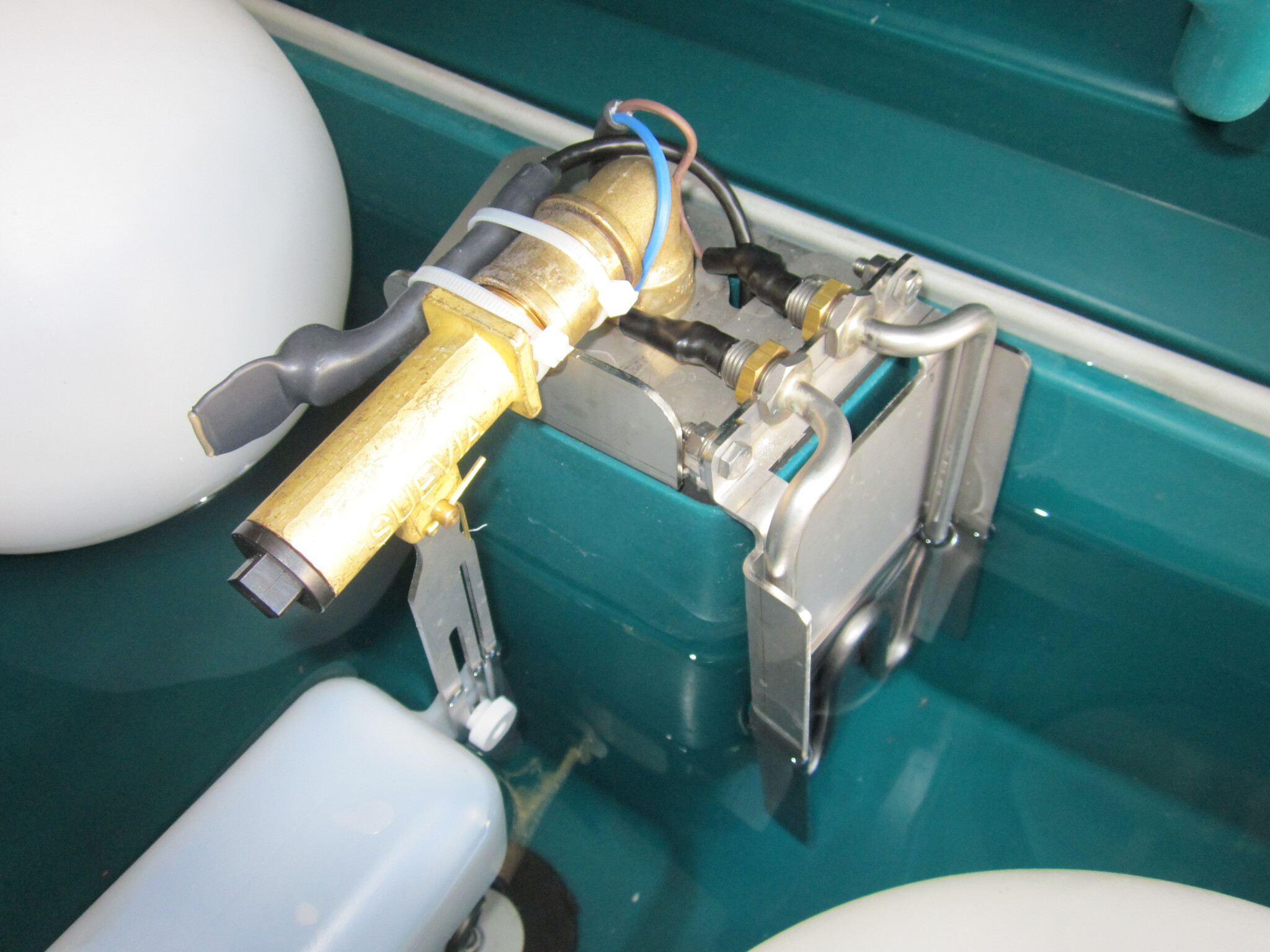 Patura Thermo - Quell Mod. 640, 2 Bals geisoleerde drinkbak 80 Ltr.