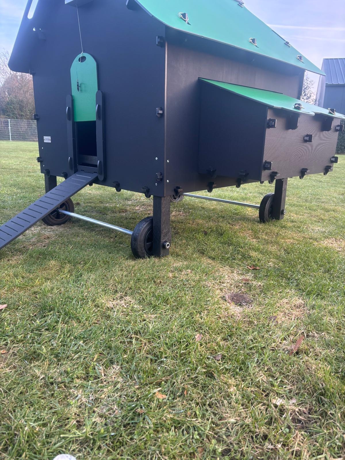 Pluverdi Wielenset kippenhok Brussels