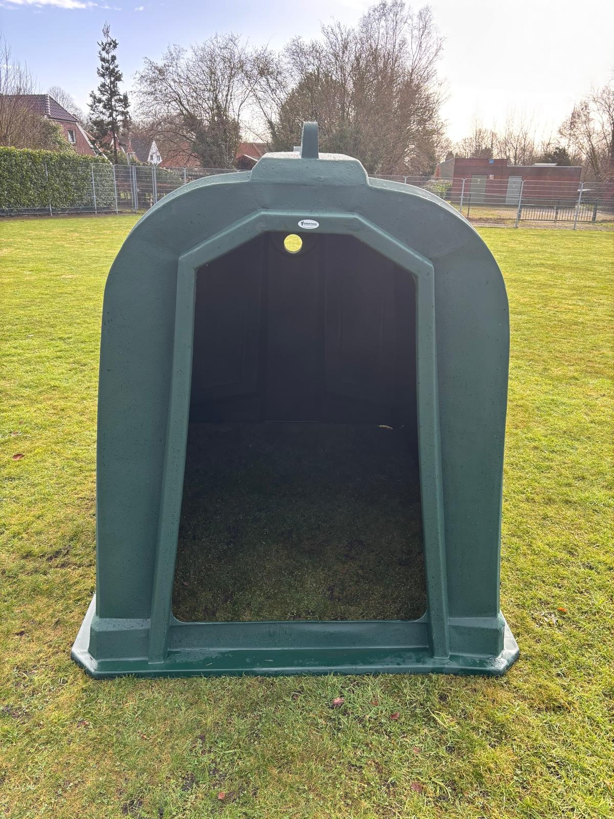 Animal Fences Kunststof schuilstal 224x160x170 cm