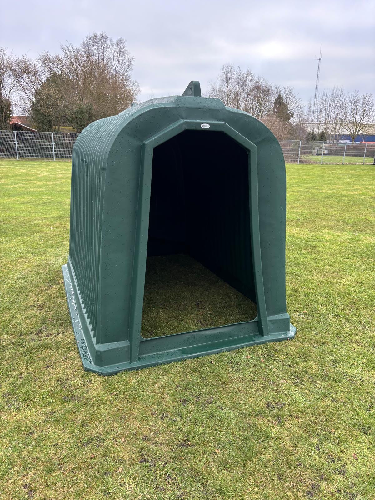 Animal Fences Kunststof schuilstal 224x160x170