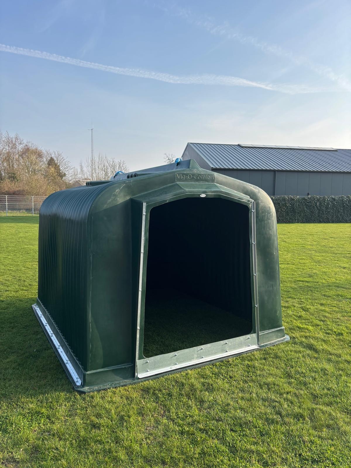 Animal Fences Kunststof schuilstal 300x240x200 cm