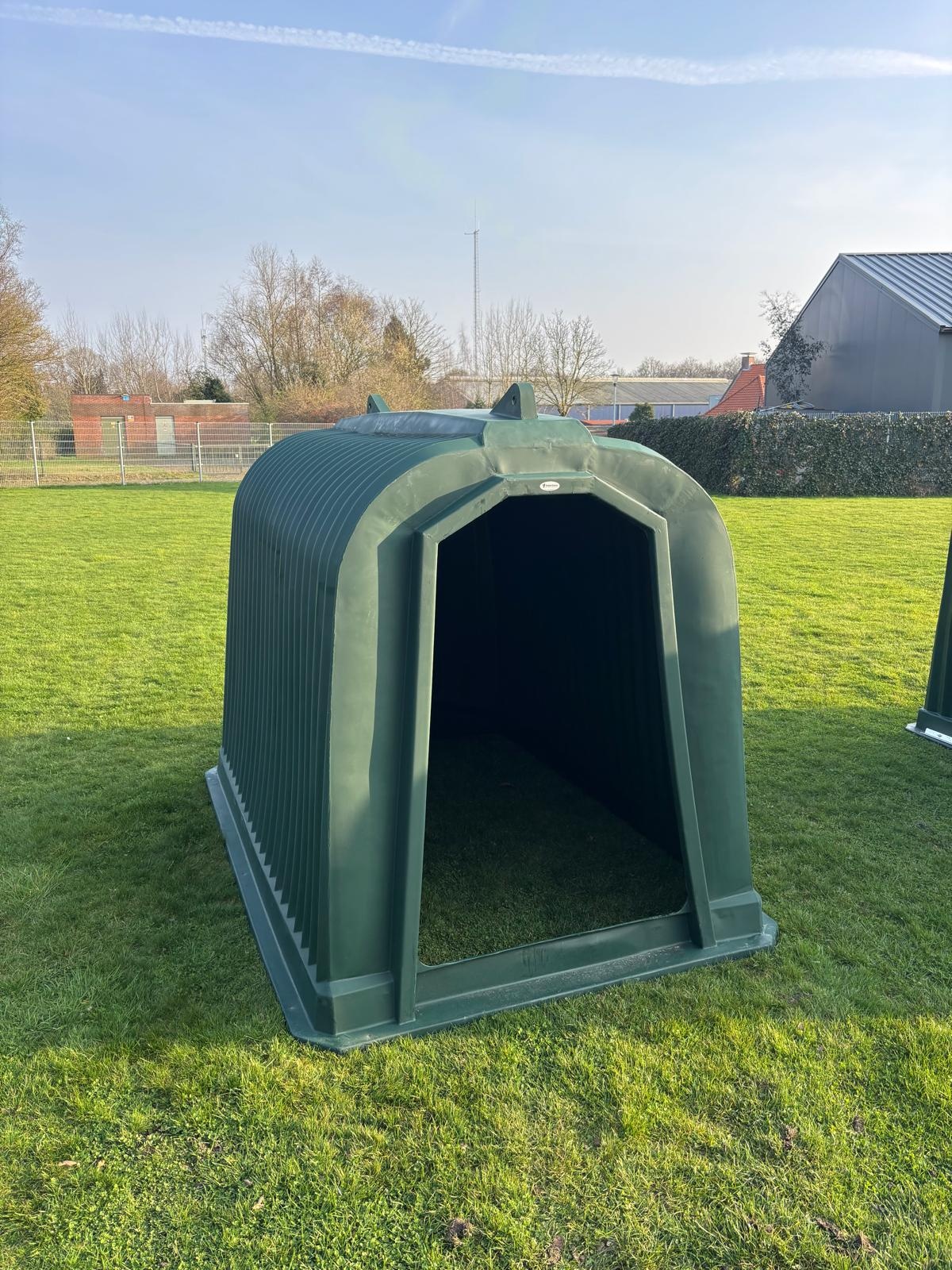 Animal Fences Kunststof schuilstal 224x160x170 cm