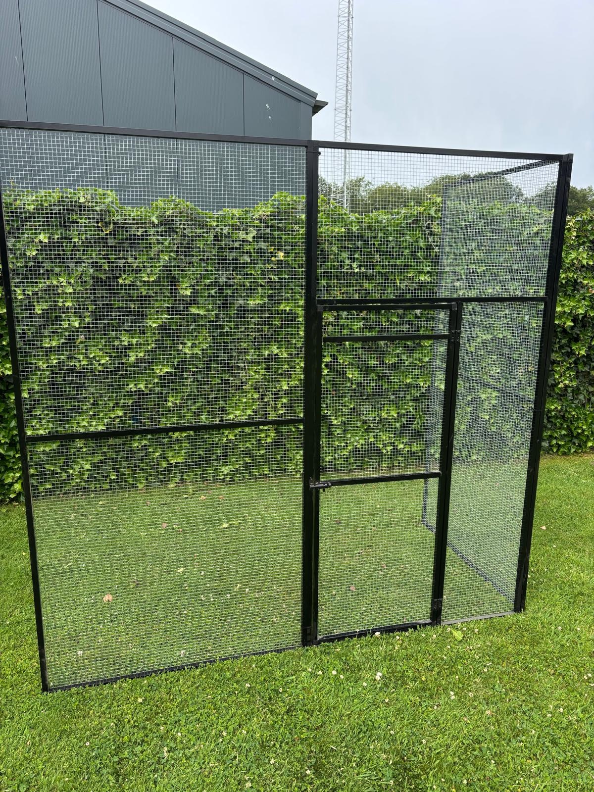 Pluverdi Kippenren aluminium zwart 300x200x200 cm.