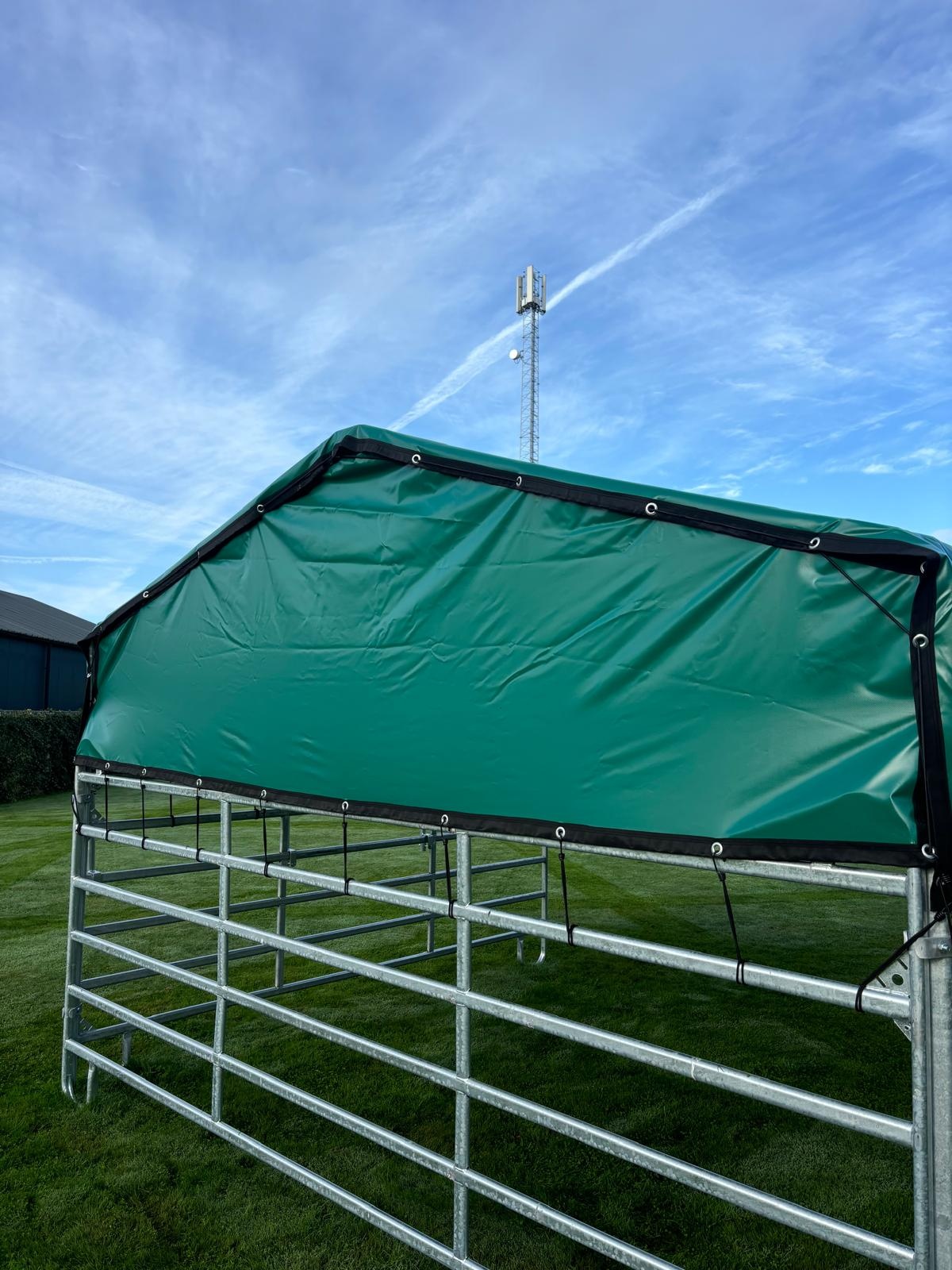 Animal Fences Mobiele schuilstal 720x400x290 cm - incl. dakzeil