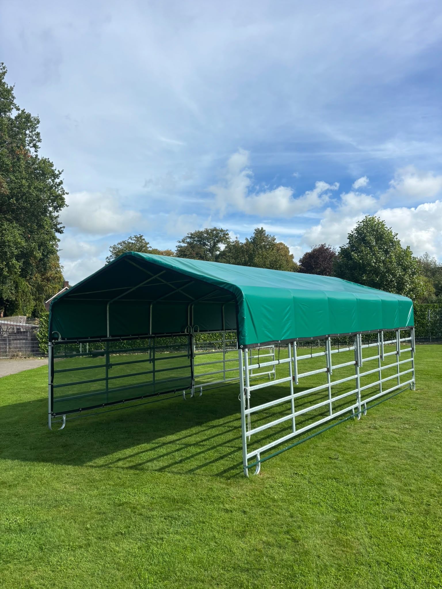 Animal Fences Mobiele schuilstal 720x400x290 cm - incl. dakzeil