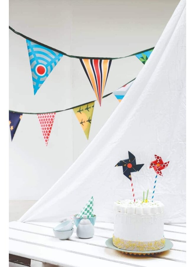 Slinger Garland Cool