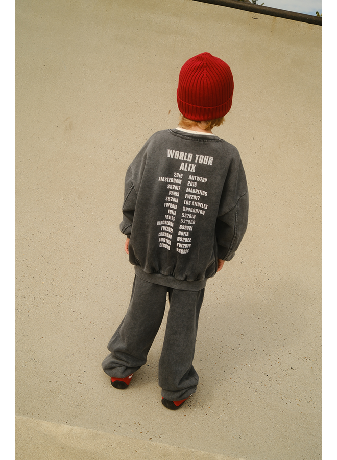 Knitted Alix on tour Sweater Charcoal grey